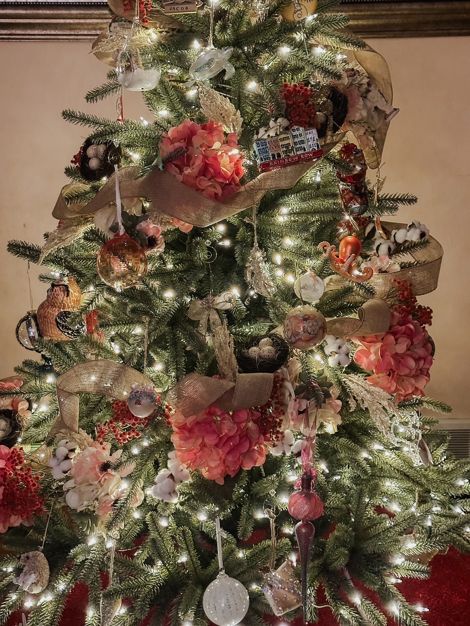 How to Navigate Family Relationships During the Winter Holidays with Love, Humor, and Sanity